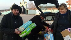В епархиях УПЦ продолжают помогать беженцам и всем нуждающимся