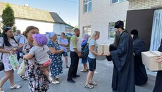Митрополит Варсонофий помог беженцам и вынужденным переселенцам