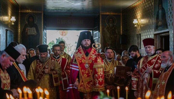 Архиепископ Виктор (Коцаба) за богослужением в Троицком соборе Горлице. Фото:страница архиереям в Facebook