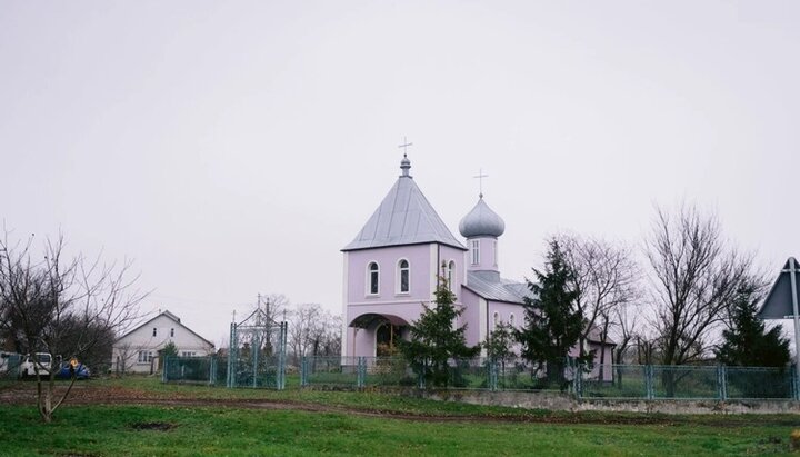 Крестовоздвиженский храм УПЦ в Демьянцах. Фото: proslav.info