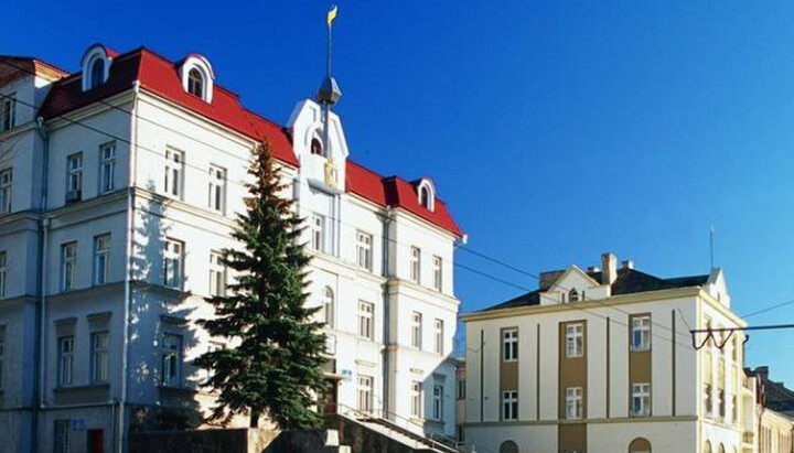 Депутати Луцької міськради вимагають від Верховної Ради заборонити УПЦ