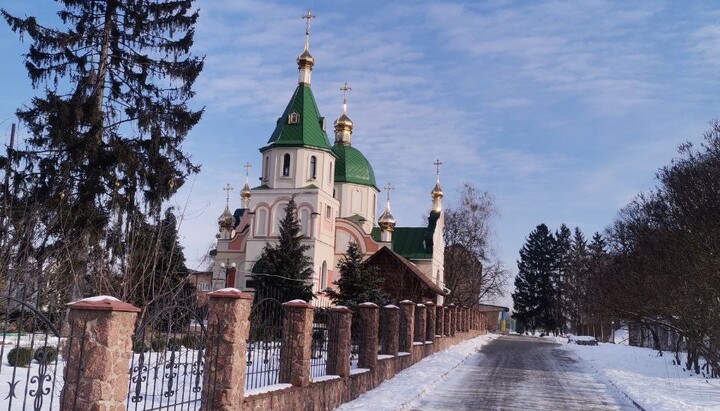 Храм св. великомученицы Параскевы в с. Блиставица. Фото протоиерея Илии Солкана