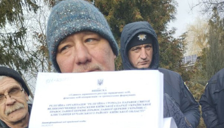 Депутат Бучанского горсовета Вячеслав Кухаренко – неизменный участник попыток захвата храма в с. Блиставица. Фото прихода св. Параскевы