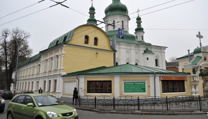 Феодосиевский монастырь ПЦУ на ул. Лаврской в Киеве. Фото: 2gis.ua
