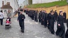 У Києво-Печерській лаврі проходить хресна хода до Дальніх печер