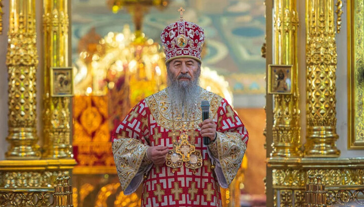 Блаженнейший Митрополит Онуфрий во время Божественной литургии в Покровском монастыре. Фото: news.church.ua