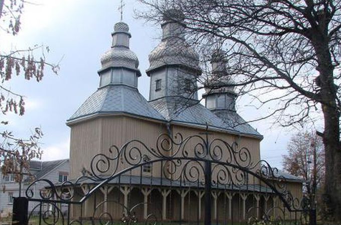 В Угринове община УПЦ, у которой отобрали храм, решила строить новый