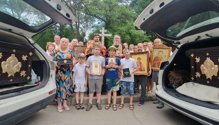 Віряни УПЦ провели автомобільний хресний хід навколо Кропивницького. Фото: Telegram-канал Благовіщенського храму