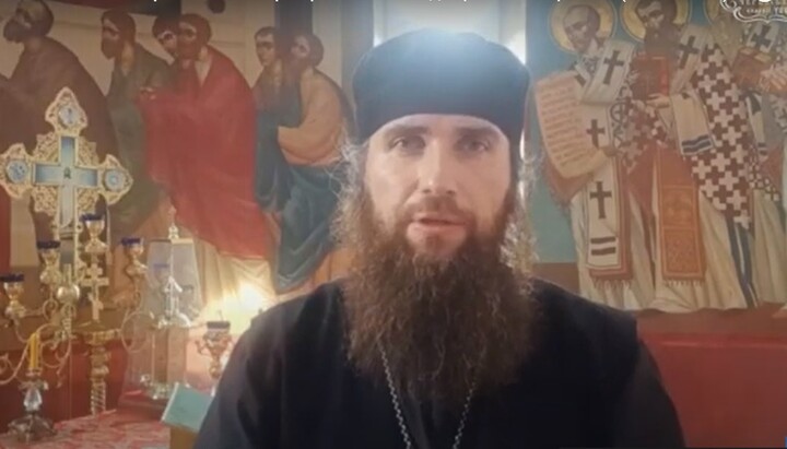 Намісник Стрітенського архієрейського подвір'я УПЦ в м. Черкаси протоієрей Євгеній Буркацький. Фото: скріншот відео YouTube-каналу «Черкаський благовісник»