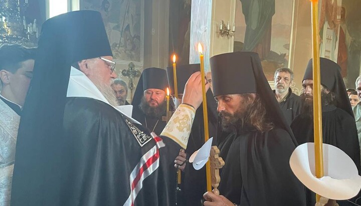 Монашеский постриг в Свято-Владимирском монастыре в с. Коленковцы. Фото: страница Черновицко-Буковинской епархии УПЦ в Facebook