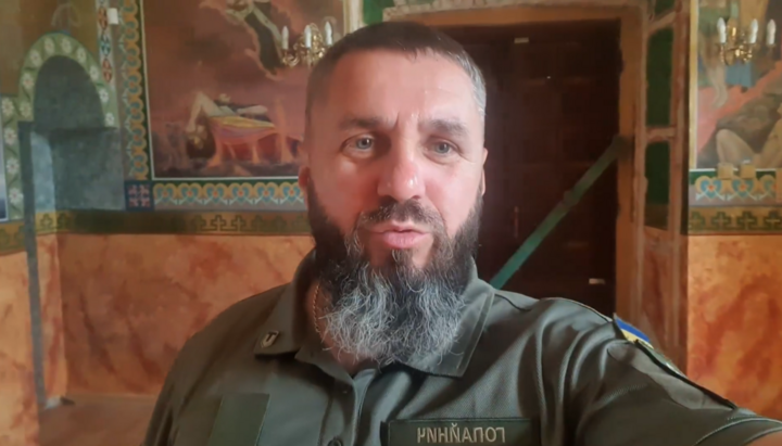 Гопайнич заліз у Миколаївський храм через віконечко. Фото: Фейсбук-сторінка Гопайнича