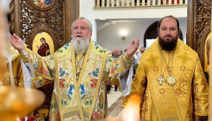 Митрополит Феодор освятив новий престол. Фото: m-church.org.ua