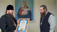 Черкасский архиерей наградил настоятеля захваченного рейдерами храма