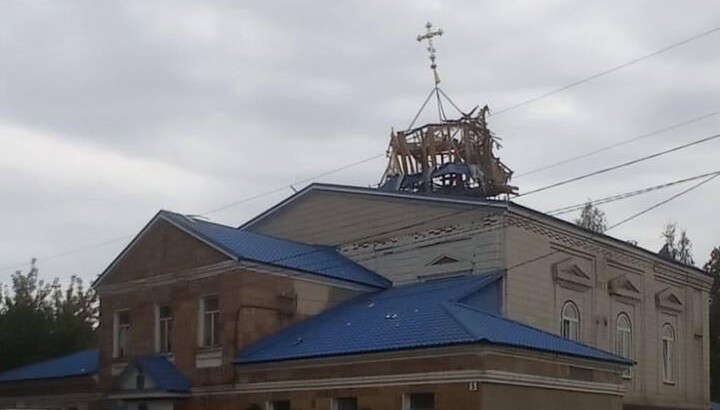 Храм Конотопской епархии УПЦ, получивший повреждения во время обстрела. Фото: страница епархии в Facebook