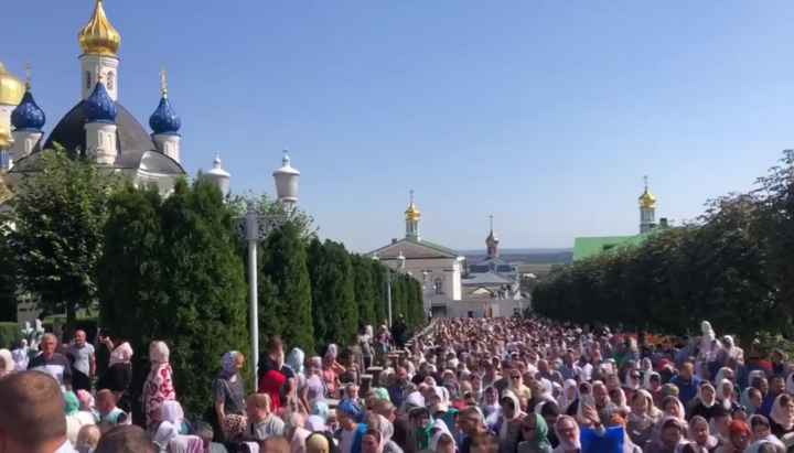 Крестный ход в день памяти обретения мощей прп. Иова Почаевского. Фото: СПЖ