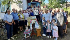 В Седлище на Волыни община после захвата рейдерами ПЦУ ушла служить в хату