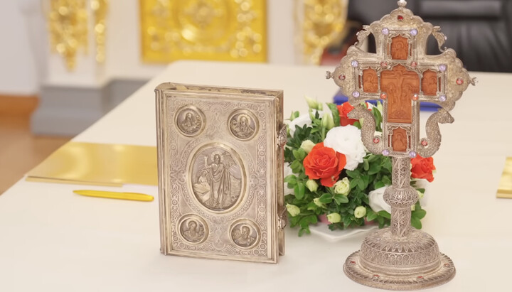 В Синоде УПЦ призвали верующих к любви к врагам. Фото: скриншот YouTube-канала Українська Православна Церква