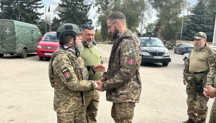 Митрополит Августин очолив місію УПЦ у зоні бойових дій. Фото: kapelan.in.ua