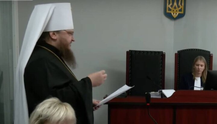 Митрополит Черкасский и Каневский Феодосий в суде. Фото: скриншот видео «5 канала»