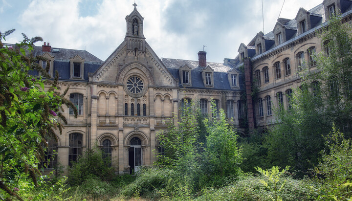 Заброшенная семинария РКЦ в Верхней Нормандии (Франция). Фото: mister-marat.livejournal.com