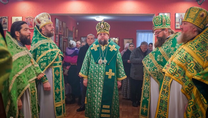 Ректор КДАиС возглавил престольный праздник в Ильинском храме в Киеве