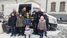 Священники УПЦ доставили партию гумпомощи в Донецкую и Харьковскую области