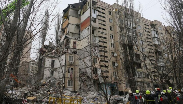 Зруйнований будинок в Одесі після нічного удару 2 березня 2024 року. Фото: epaimages.com