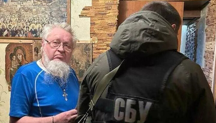 СБУ пришла с обыском к священнику Черкасской епархии из-за репостов видео