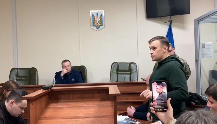 Фото: Протоиерей Сергий в Суде