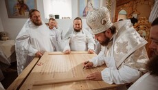 Ієрарх УПЦ освятив оновлений престол на 200-річчя храму в Карачіївцях