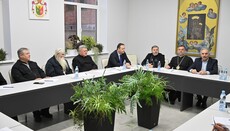 На Буковині Єленський обговорив з Радою Церков консолідацію всіх конфесій
