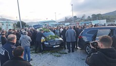 Coffin with the Church Primate's body arrives in Albania 