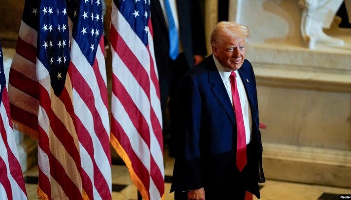 Трамп на Національному молитовному сніданку. Фото: Голос Америки