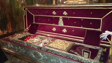 До Черкаської єпархії прибув черевичок Спиридона Триміфунтського з Корфу
