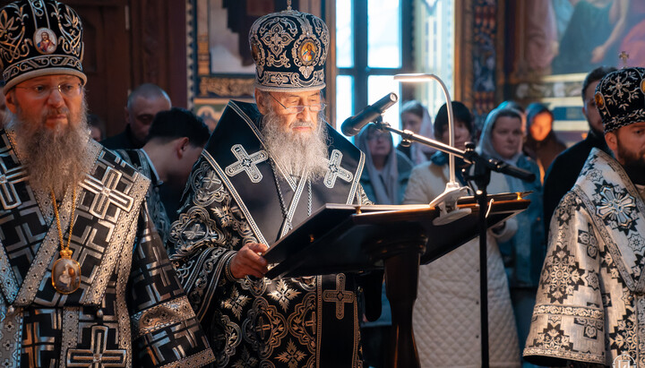 Блаженніший Митрополит Онуфрій читає Великий покаянний канон. Фото: УПЦ