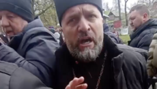 На захват храму УПЦ у Верхніх Станівцях ПЦУ звозила людей з інших сіл