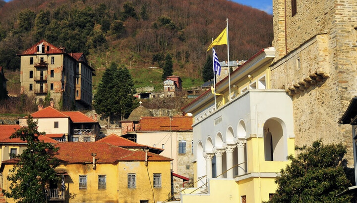 Будівля Священного Кіноту Святої гори Афон. Фото: athoseod.gr