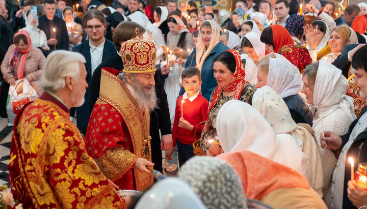 Пасхальне богослужіння в Агапітському храмі Лаври. Фото: прес-служба УПЦ