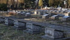 У Львові «очищають» меморіальний комплекс від поховань радянських солдатів