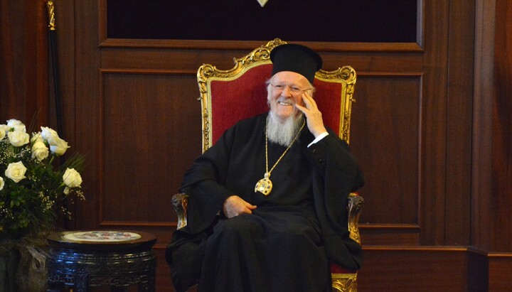 Кипрского иерарха отстранили по просьбе Константинополя и властей Греции