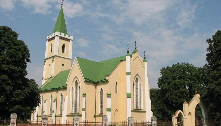 <h1>Михайлівський храм УПЦ в Городищі. Фото: wikimedia</h1>