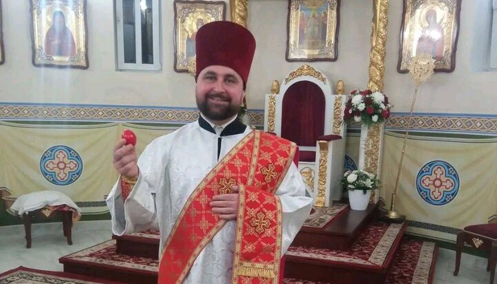 В Хмельницком ТЦК незаконно задержал протодиакона УПЦ