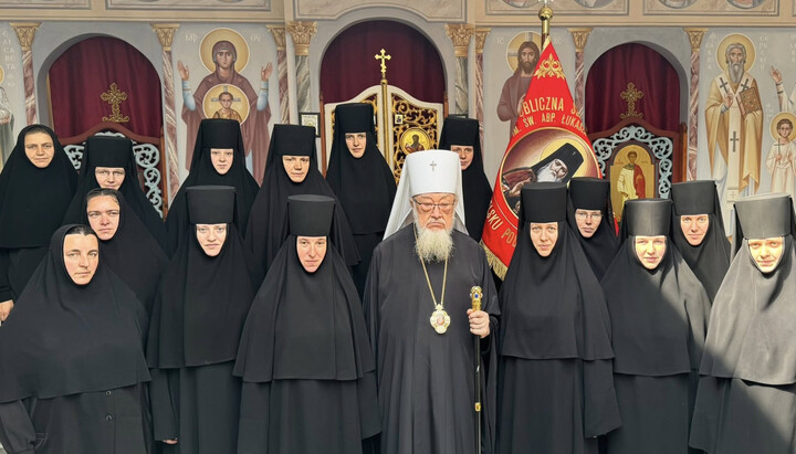 Сестры Георгиевского подворья УПЦ вместе с Митрополитом Саввой в Польше. Фото: Ровенская епархия