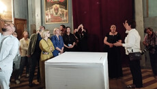 Нардепам провели экскурсию по алтарю отобранного собора УПЦ в Чернигове