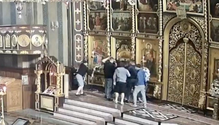 Побиття в соборі. Фото: СПЖ