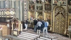Під час захоплення собору в Чернівцях бойовики ПЦУ побили диякона