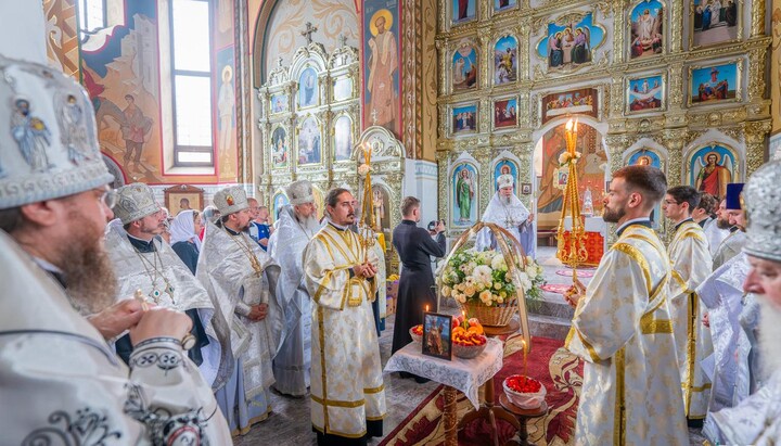 Заупокойная Литургия в Черкассах по митрополиту Софронию. Фото: Черкасская епархия
