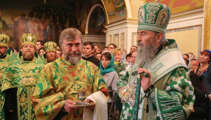Metropolitan Onuphry and Protodeacon Vadym Novynskyi. Photo: UOC