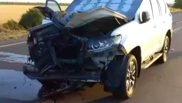 Поврежденный автомобиль раввина. Фото: ТГ-канал Объединенной еврейской общины Украины