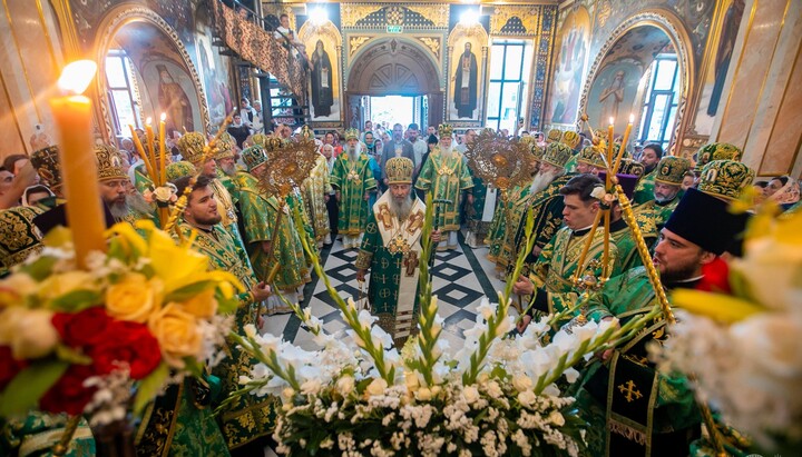 Предстоятель и иерархи УПЦ на богослужении в Лавре. Фото: Facebook митрополита Антония